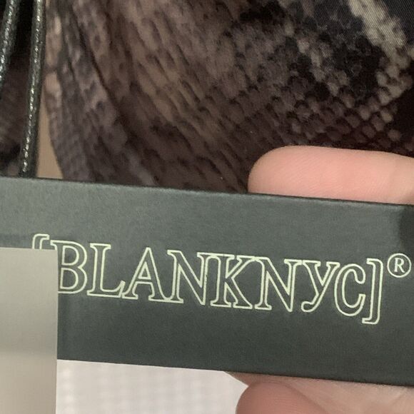 BLANK NYC Reversible Bomber JACKET - Size XS - Black Camo / Solid‎ Black - Picture 13 of 13